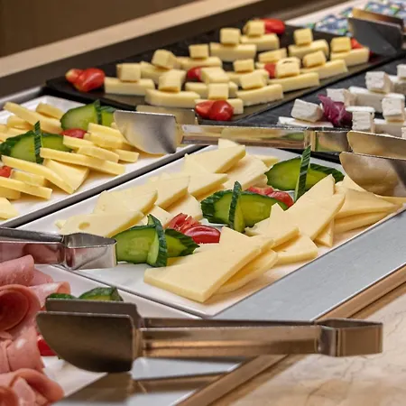 By Ihg Готель Салоніки