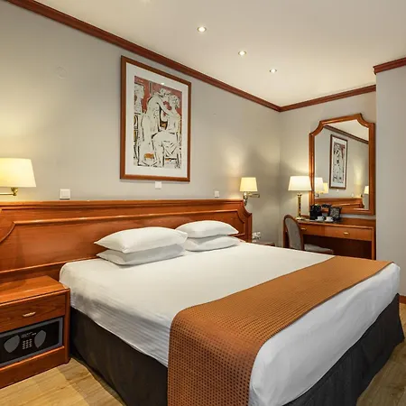 By Ihg Hotel