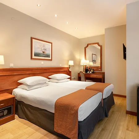 Hotel By Ihg